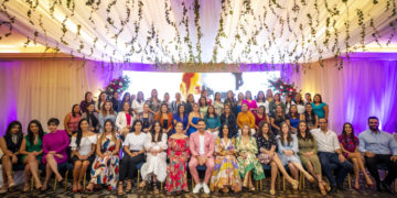 Julián Gil se une a más de 200 salvadoreñas del programa “Mujeres Líderes” para transformar El Salvador 